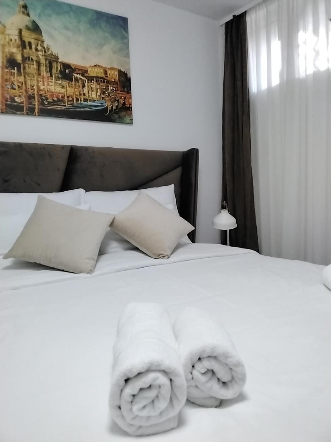 Sky Apartmani & Spa Leskovac  Værelse billede